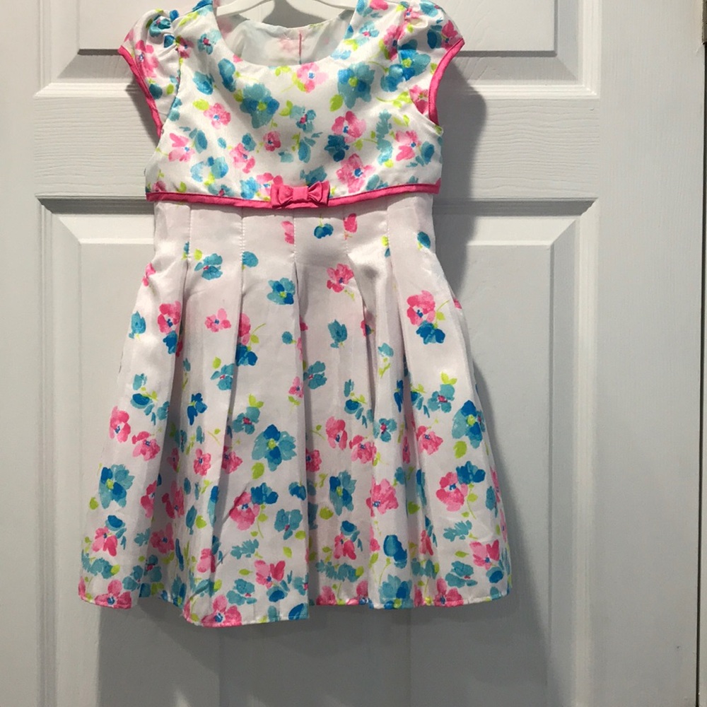 Girls dress